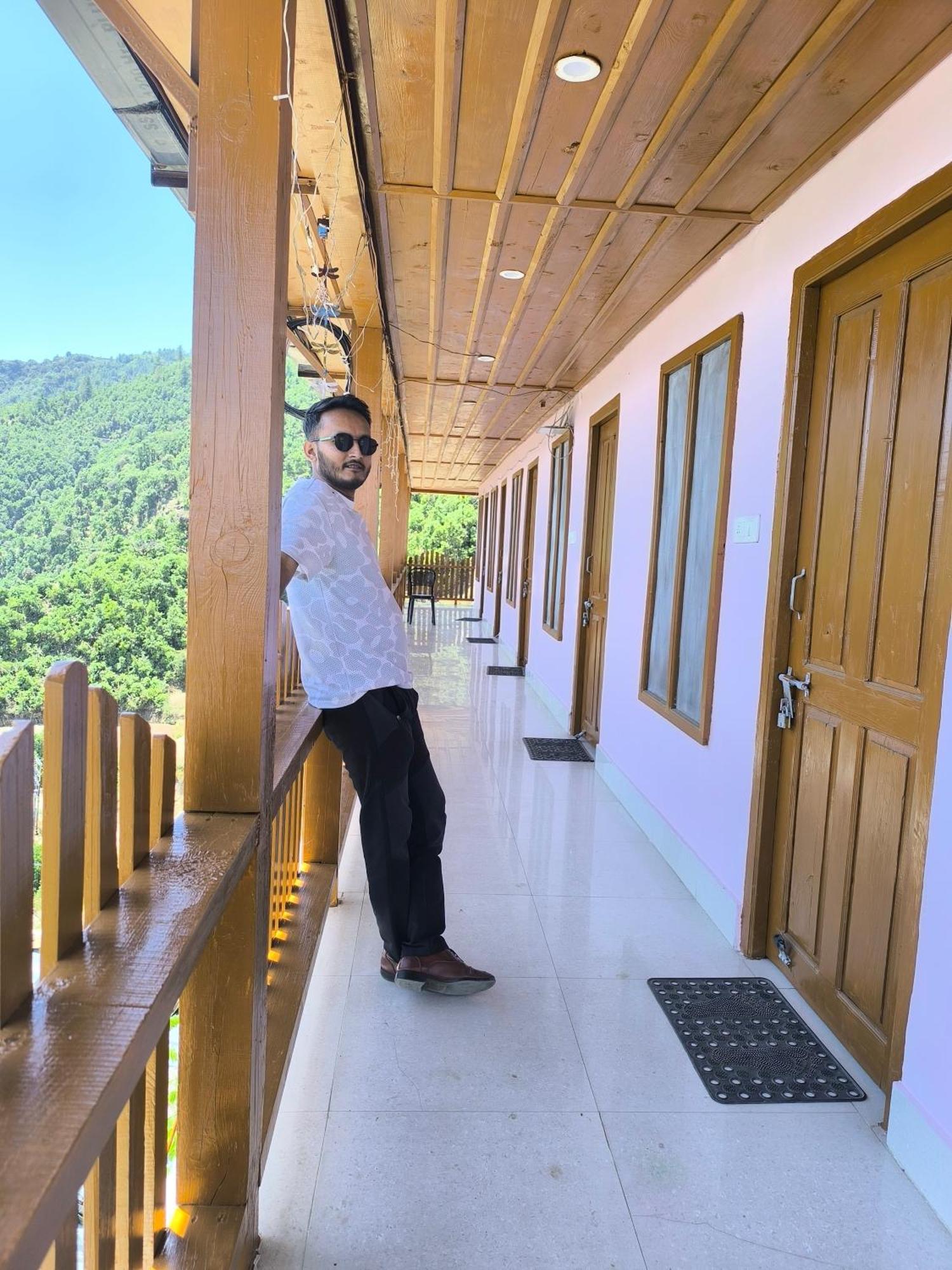 Veda Inn Chakrata Exterior foto
